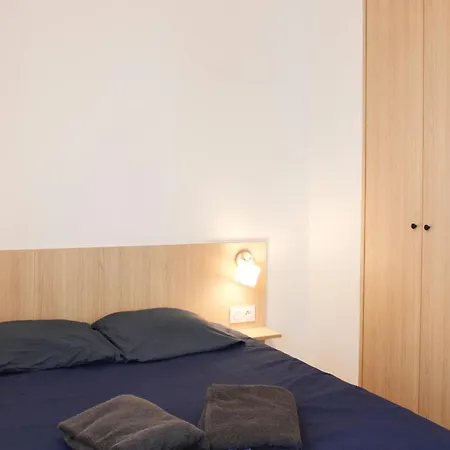 Large With Balcony - Stade De France 아파트
