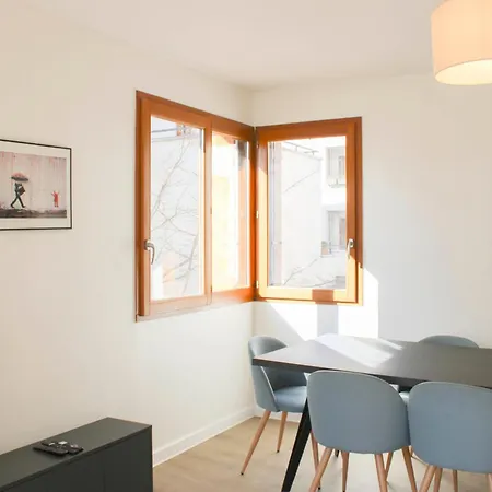 Large With Balcony - Stade De France 아파트